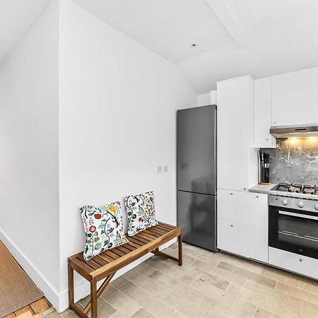 לונדון Groves 4 Bedroom, Shepherds Bush מראה חיצוני תמונה