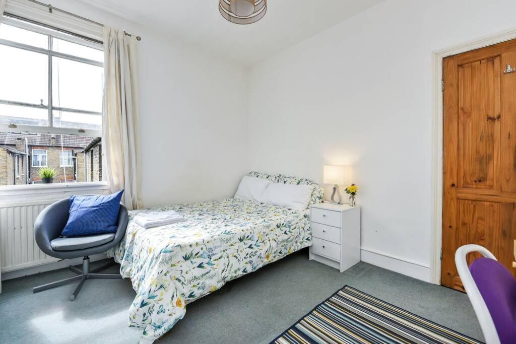 לונדון Groves 4 Bedroom, Shepherds Bush מראה חיצוני תמונה