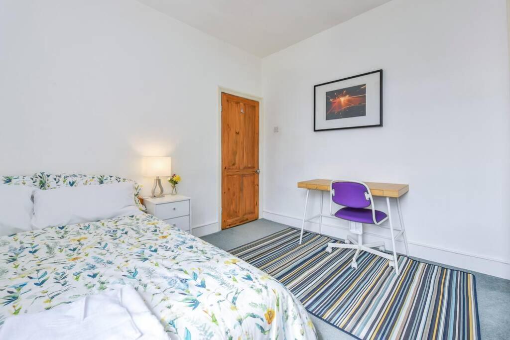 לונדון Groves 4 Bedroom, Shepherds Bush מראה חיצוני תמונה