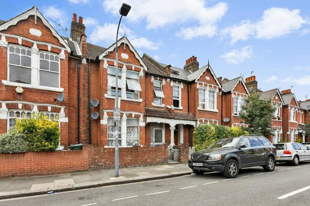 לונדון Groves 4 Bedroom, Shepherds Bush מראה חיצוני תמונה