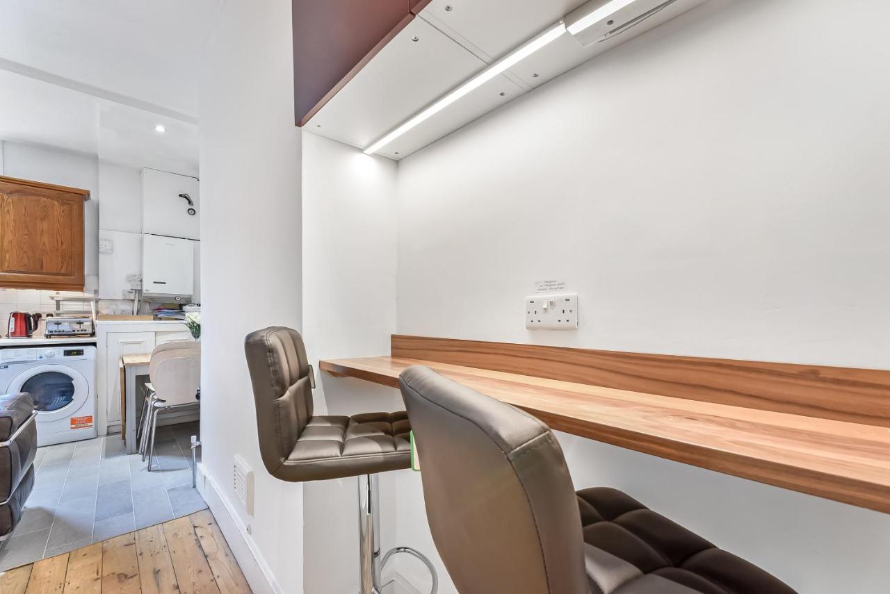 לונדון Groves 4 Bedroom, Shepherds Bush מראה חיצוני תמונה