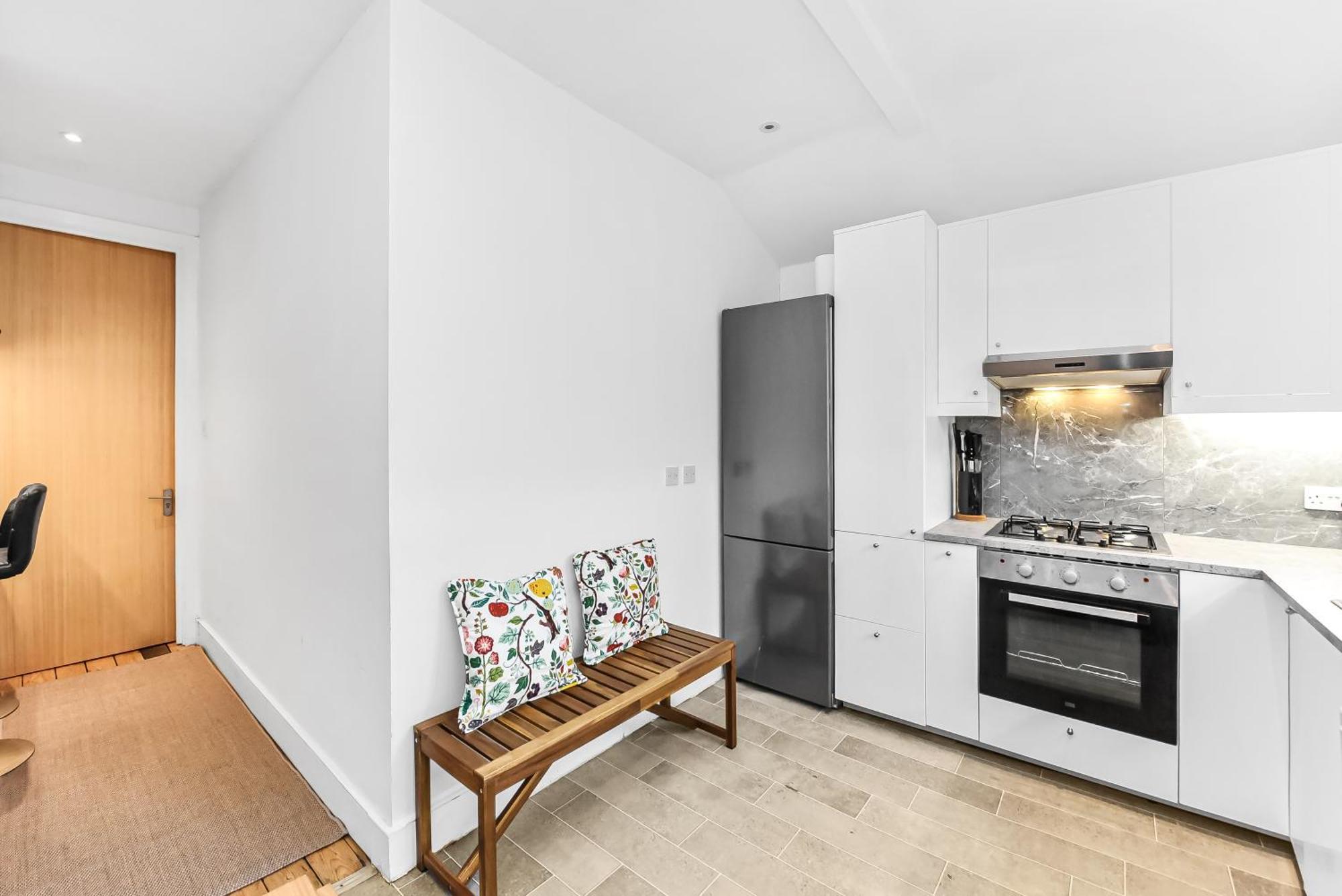 לונדון Groves 4 Bedroom, Shepherds Bush מראה חיצוני תמונה