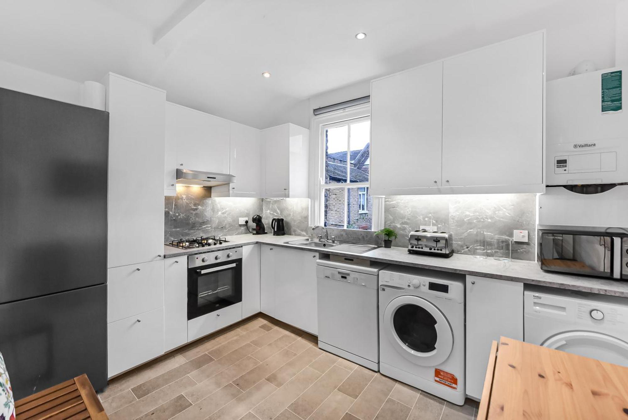 לונדון Groves 4 Bedroom, Shepherds Bush מראה חיצוני תמונה
